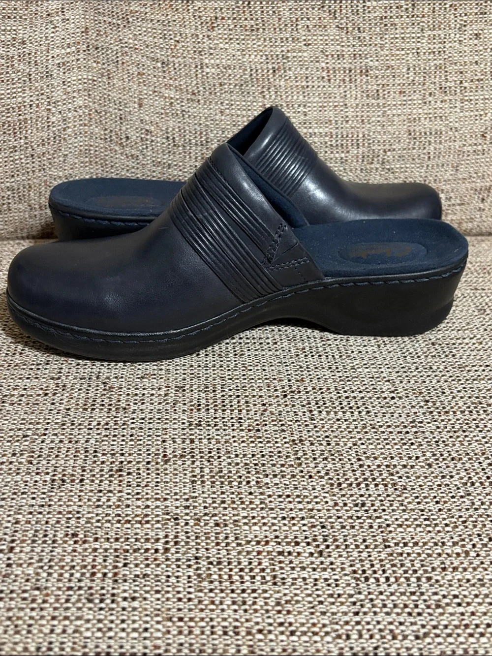 LAST CHANCE CLOSET CLOSING!  Clarks Bendable Women’s Navy Slip-On Clog NWOT